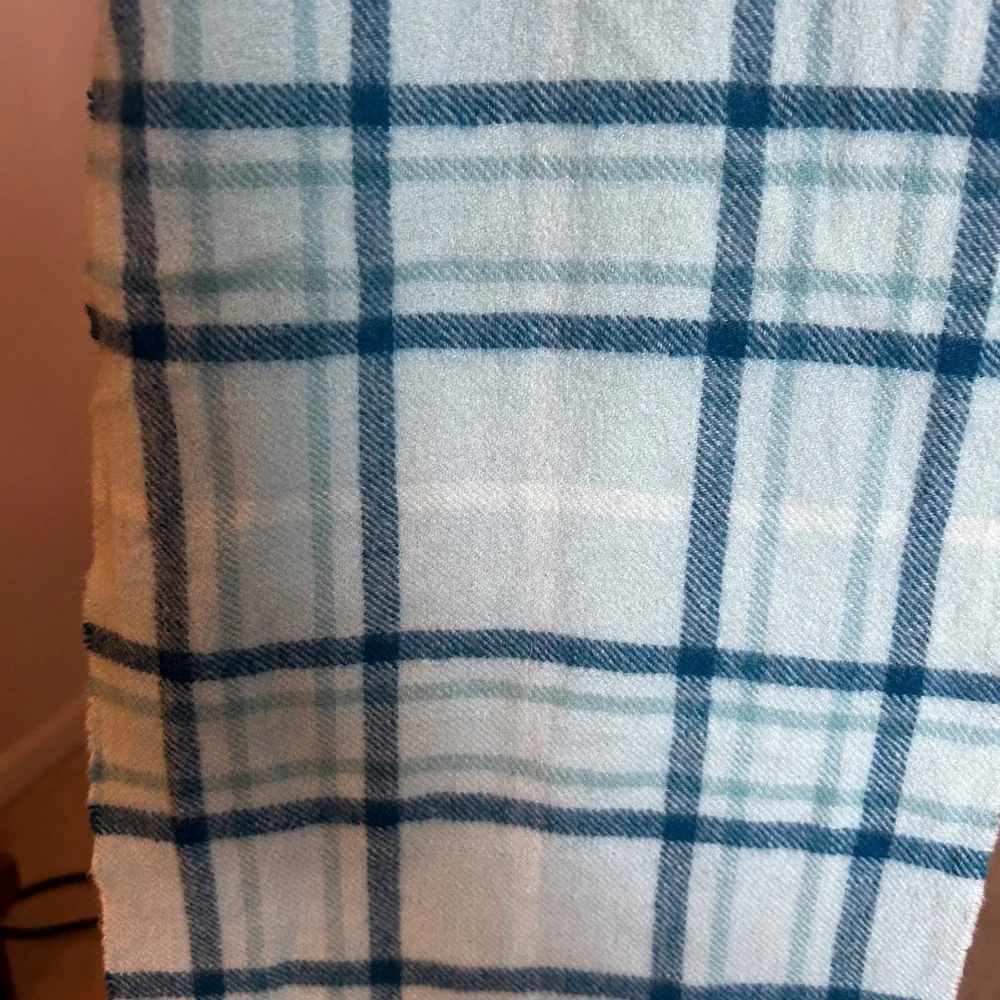 60x9” 100% Cashmere Charter Club Blue and White Checkered Throw